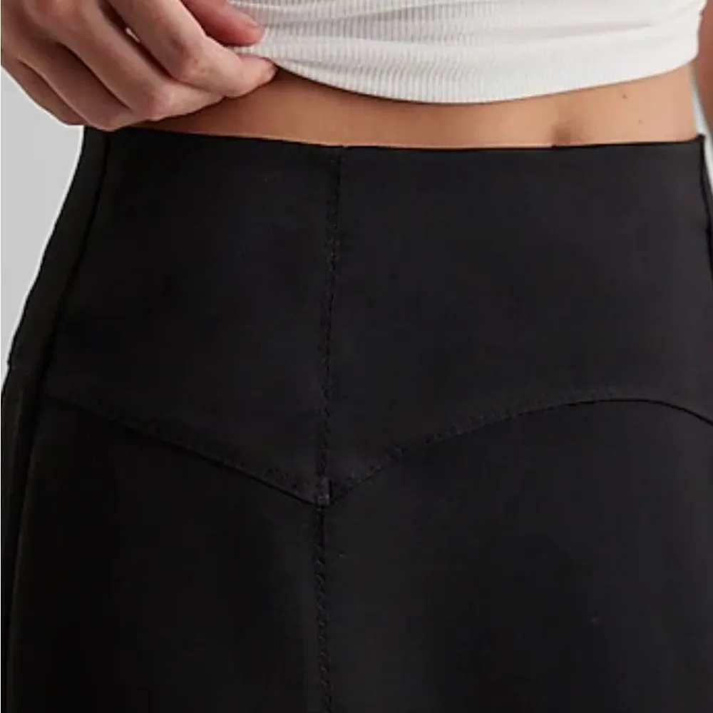 Chic Black Pencil Skirt